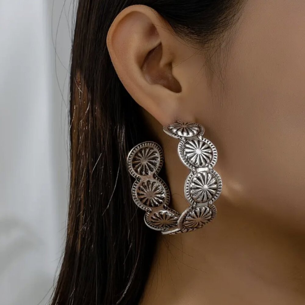 Hammered Concho Ancient Aged Silver Western Southwestern Boho Round Earrings NEW - Picture 3 of 6